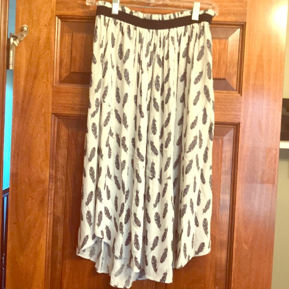 Feather print asymmetrical skirt - Picture 1 of 6